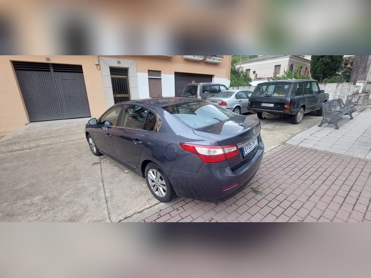 Renault Latitude 2.0 150CV foto 3